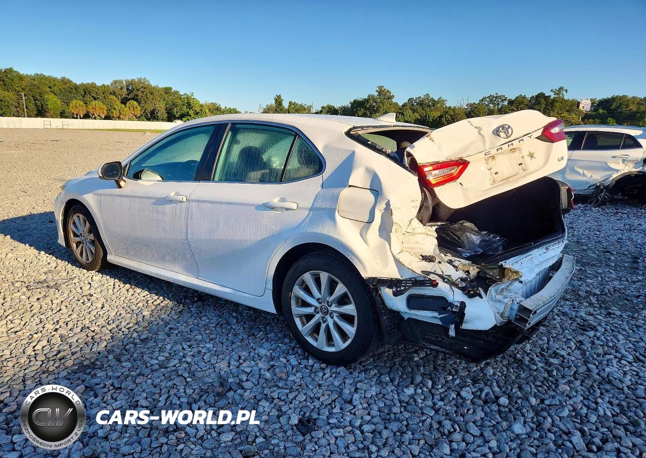 2019 Toyota Camry Le VIN:4T1B11HK3KU203666 - 2
