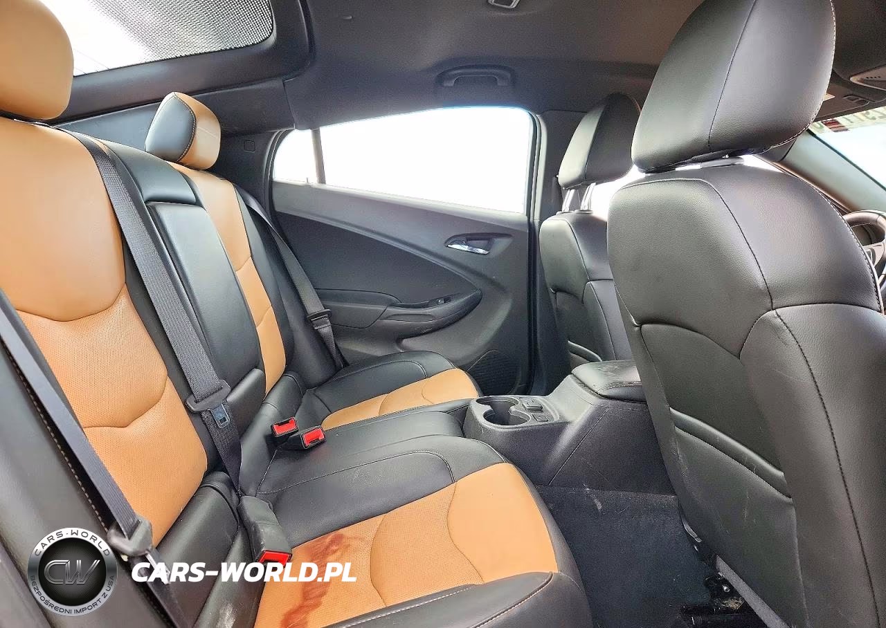 2018 Chevrolet Volt Premier VIN:1G1RB6S50JU113320 - 10