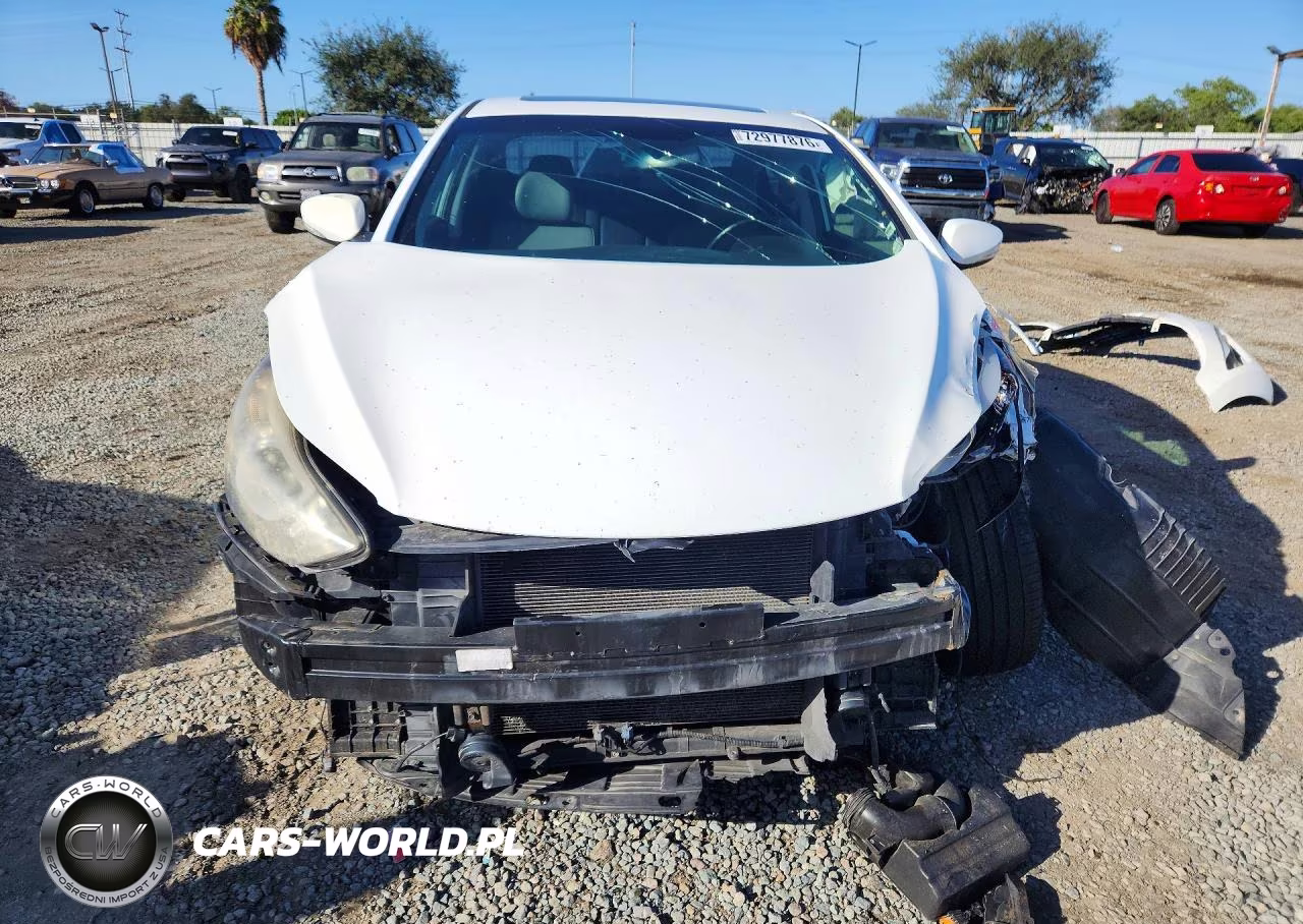 2014 Hyundai Elantra Limited VIN:5NPDH4AE7EH504938 - 5