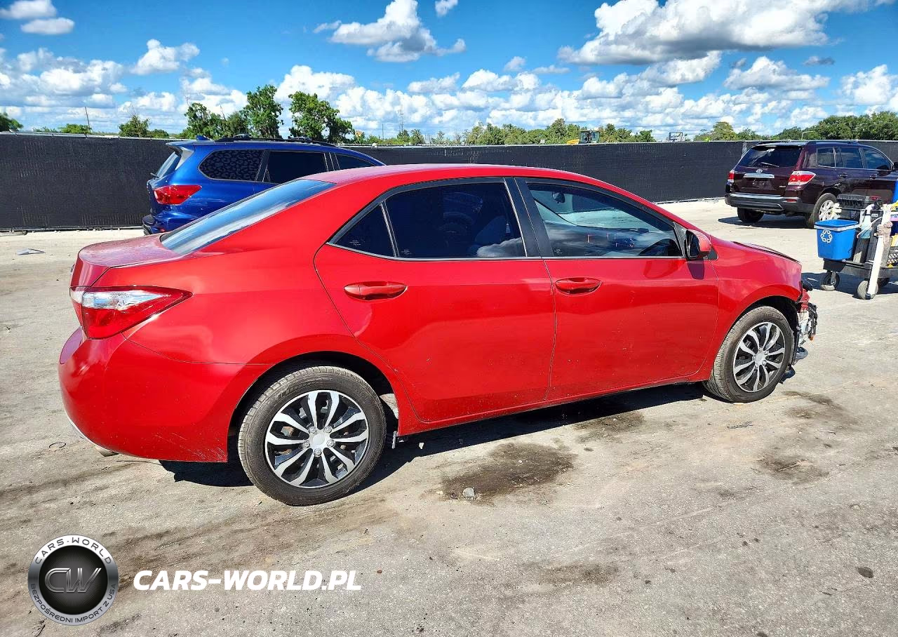 2015 Toyota Corolla Le VIN:5YFBURHE3FP318517 - 3