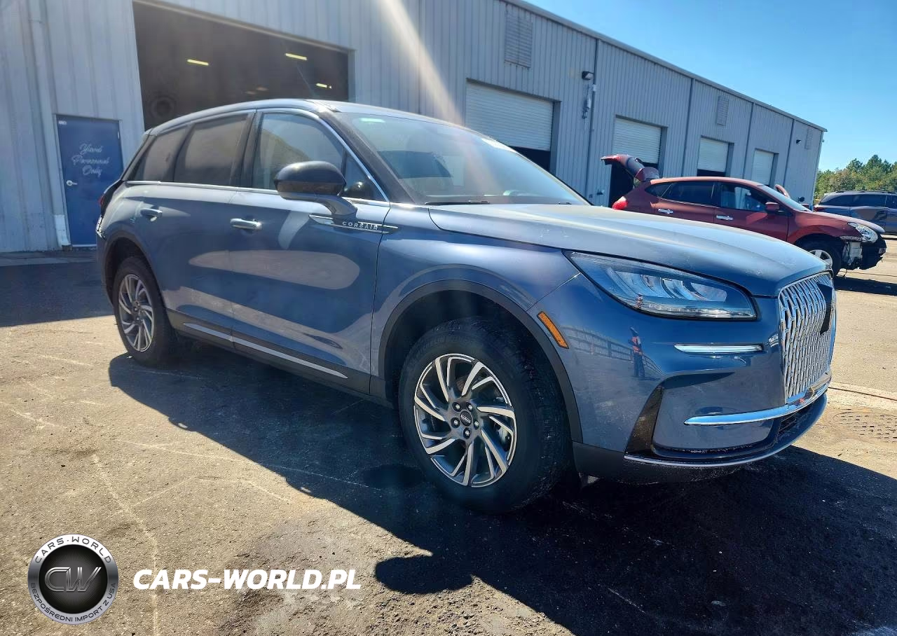 2025 Lincoln Corsair Premiere VIN:5LMCJ1CA8SUL11944 - 4
