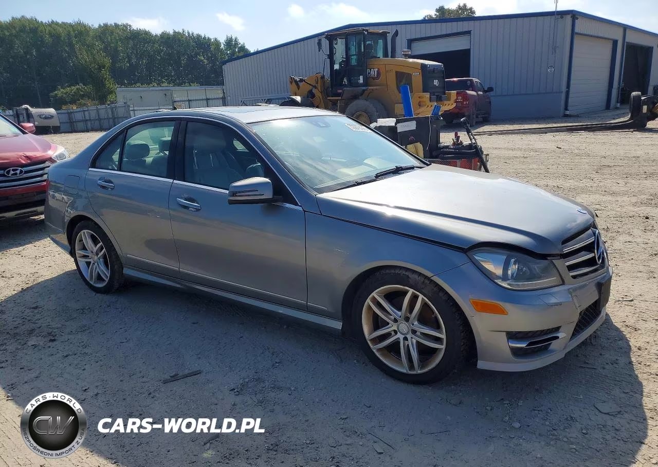 2013 Mercedes-Benz C 250 VIN:WDDGF4HB7DA823914 - 4