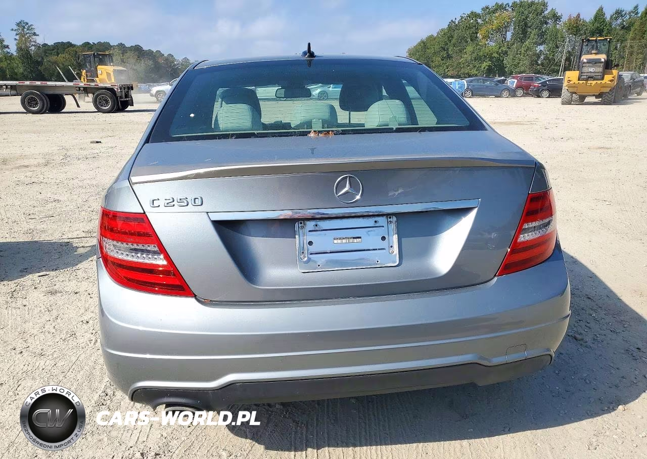 2013 Mercedes-Benz C 250 VIN:WDDGF4HB7DA823914 - 6