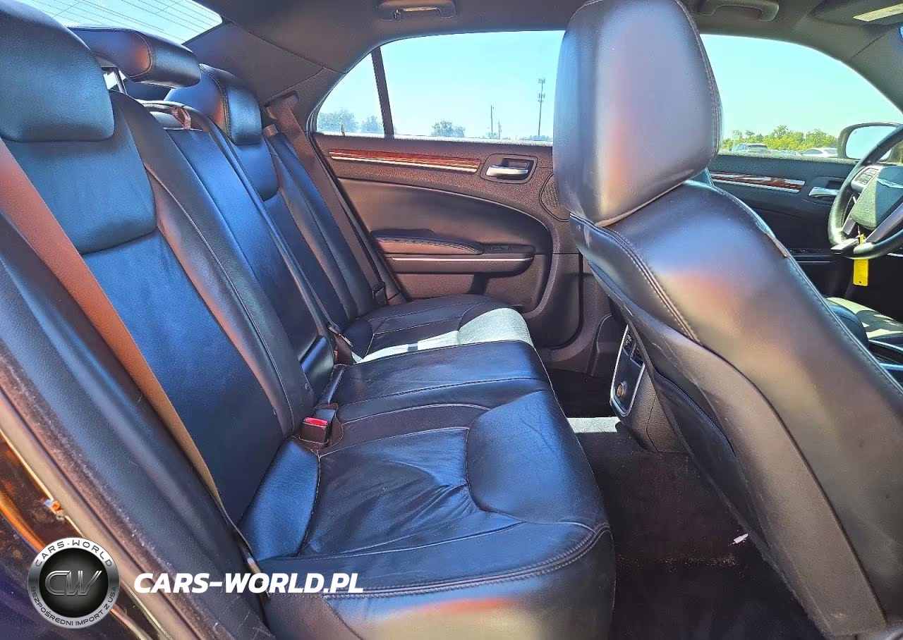 2014 Chrysler 300 VIN:2C3CCAAG3EH281479 - 10