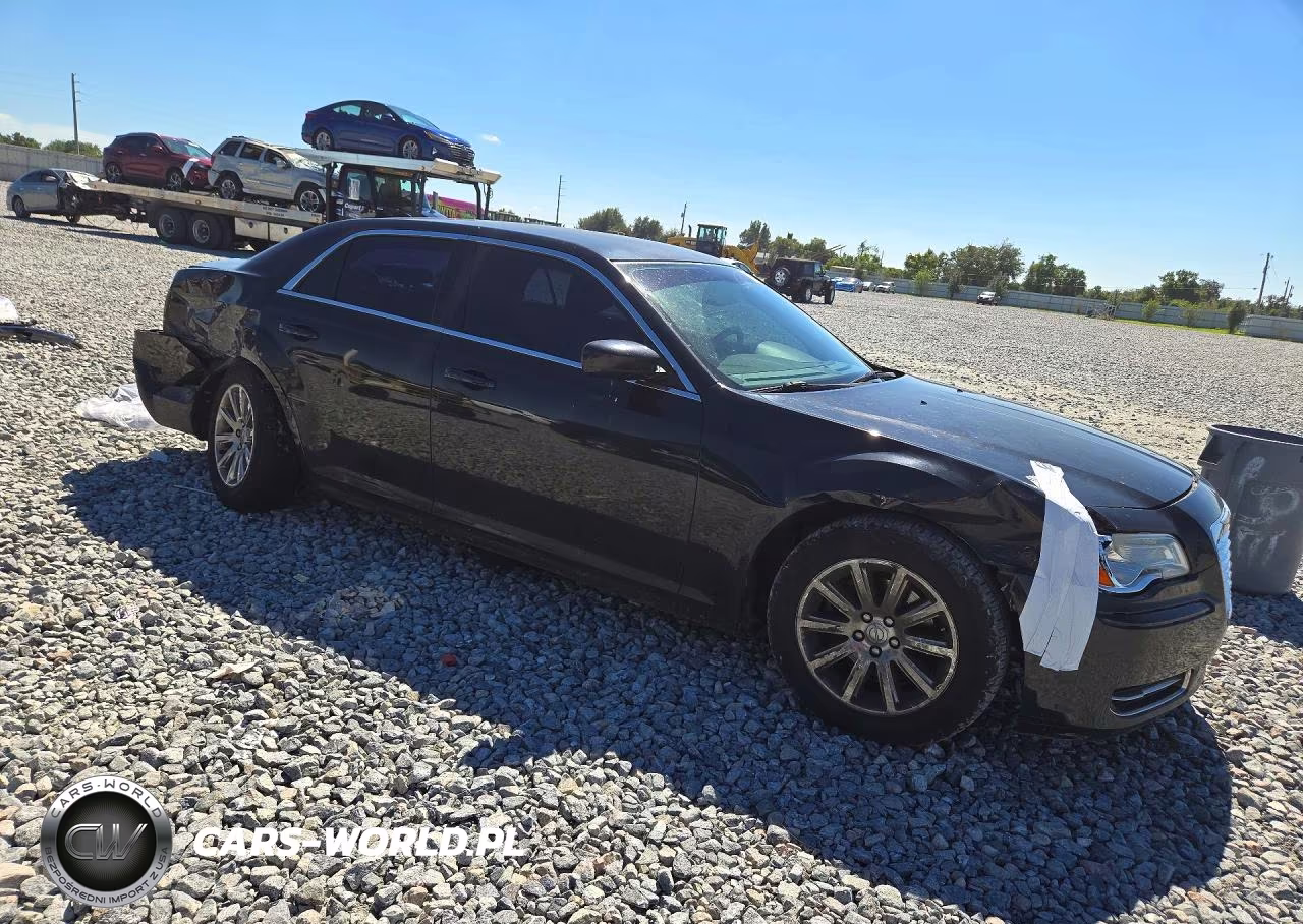 2014 Chrysler 300 VIN:2C3CCAAG3EH281479 - 4