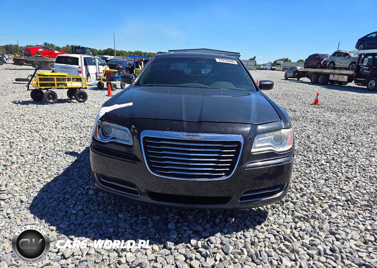 2014 Chrysler 300 VIN:2C3CCAAG3EH281479 - 5