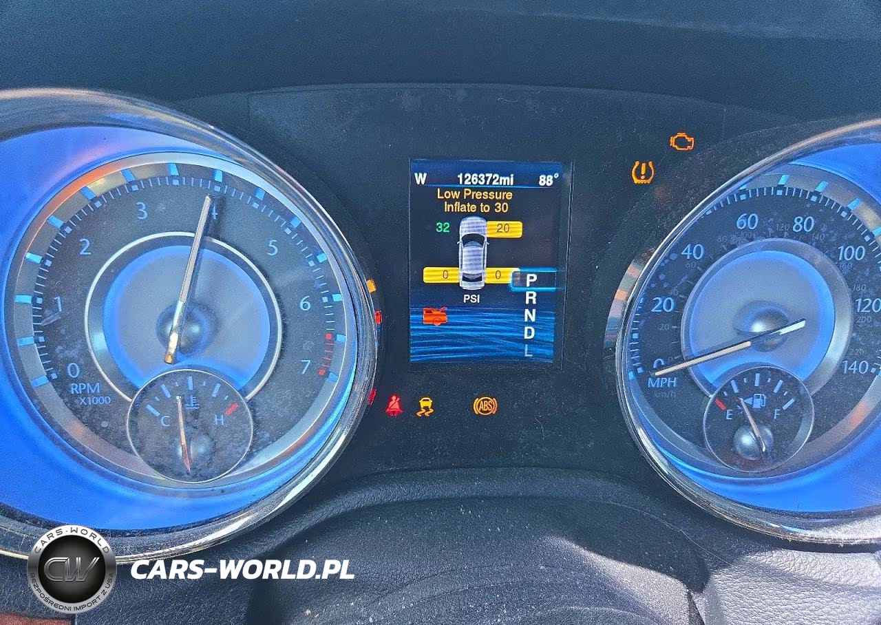 2014 Chrysler 300 VIN:2C3CCAAG3EH281479 - 9