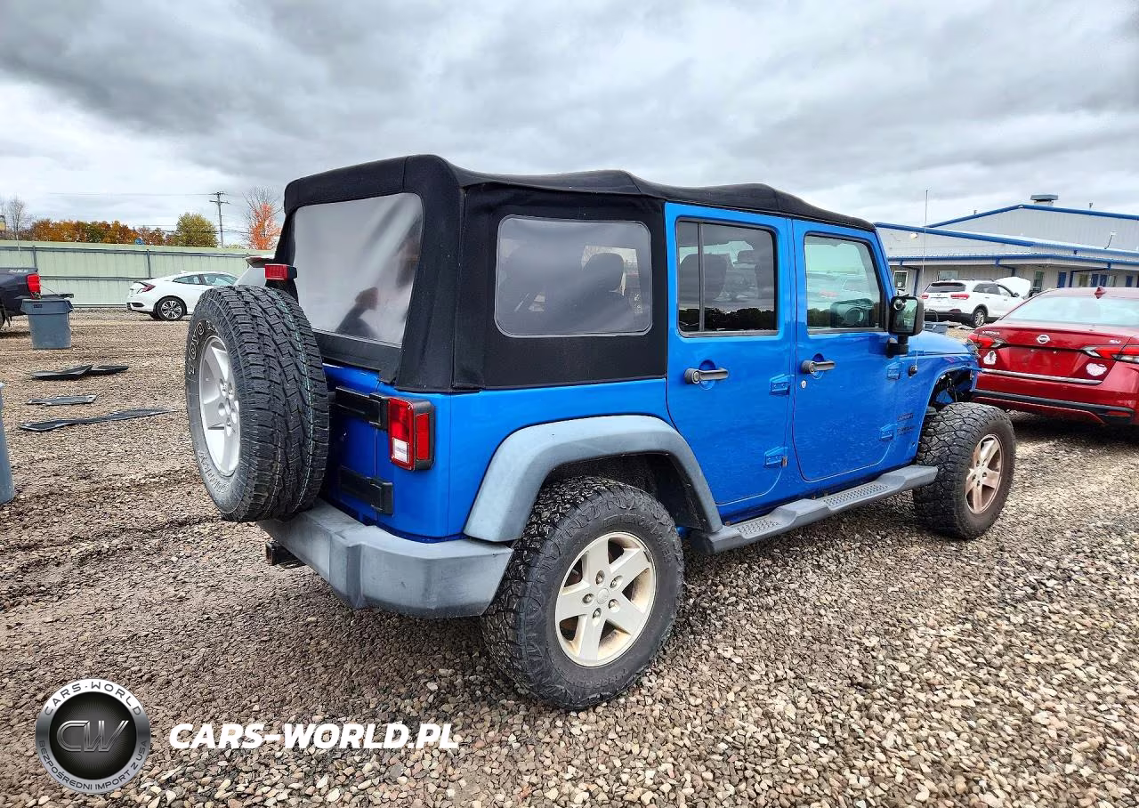 2015 Jeep Wrangler Unlimited Sport VIN:1C4BJWDG3FL729830 - 3