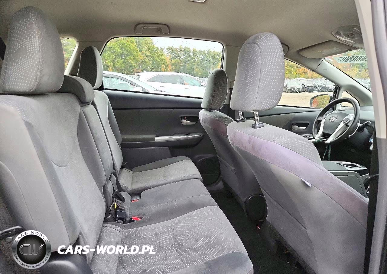 2013 Toyota Prius V Three VIN:JTDZN3EU7D3219774 - 10