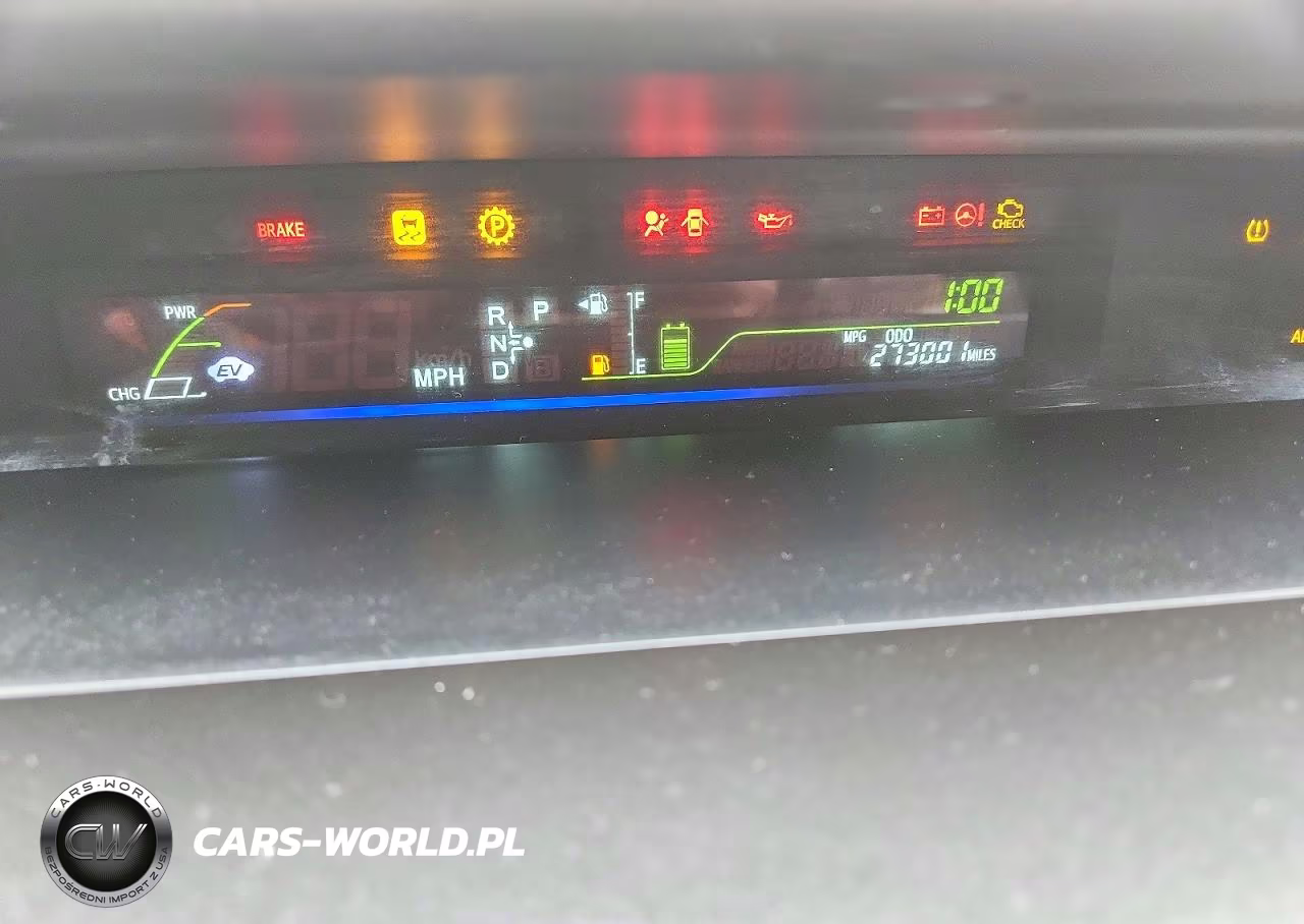 2013 Toyota Prius V Three VIN:JTDZN3EU7D3219774 - 9