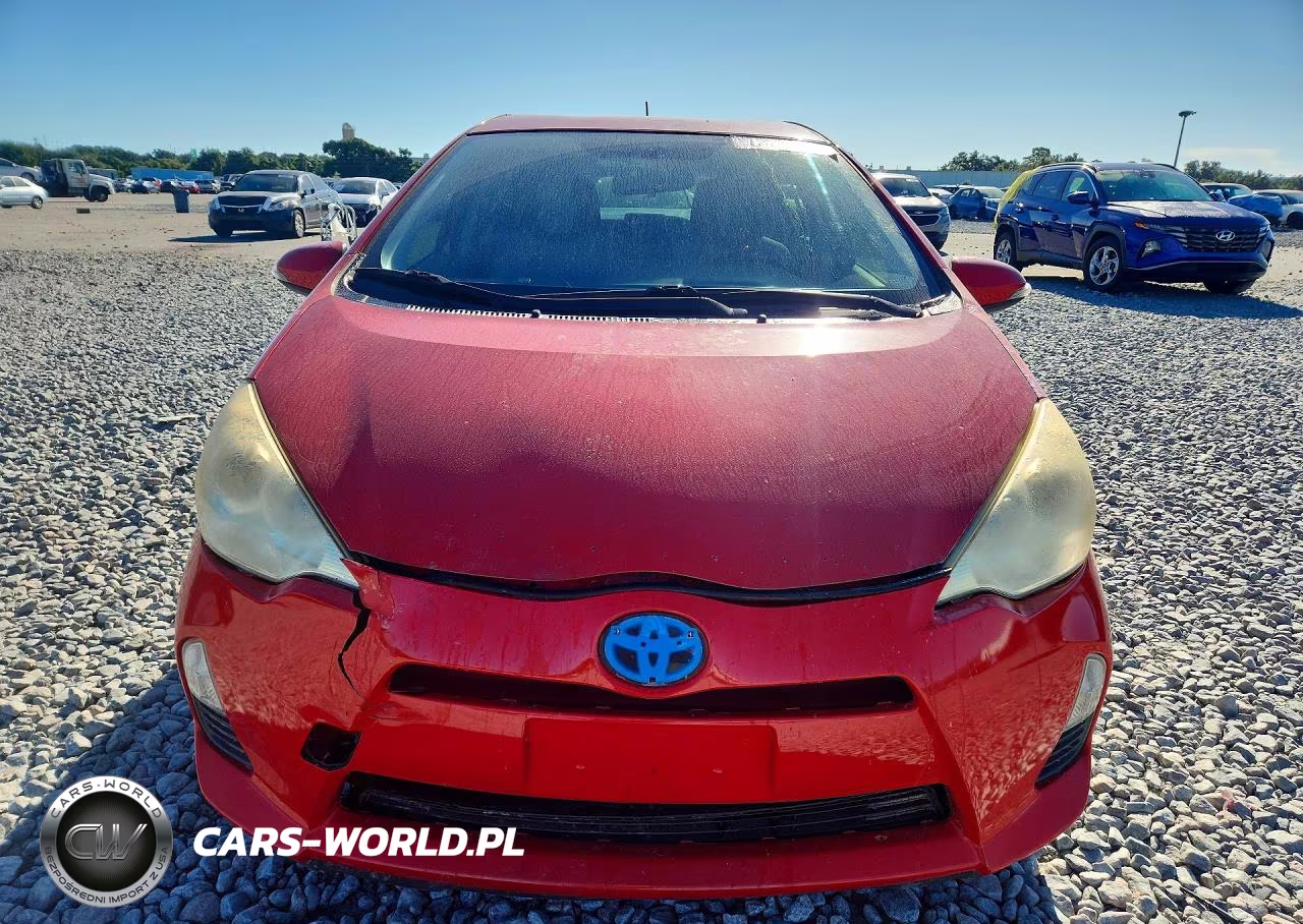 2014 Toyota Prius C One VIN:JTDKDTB38E1074810 - 5