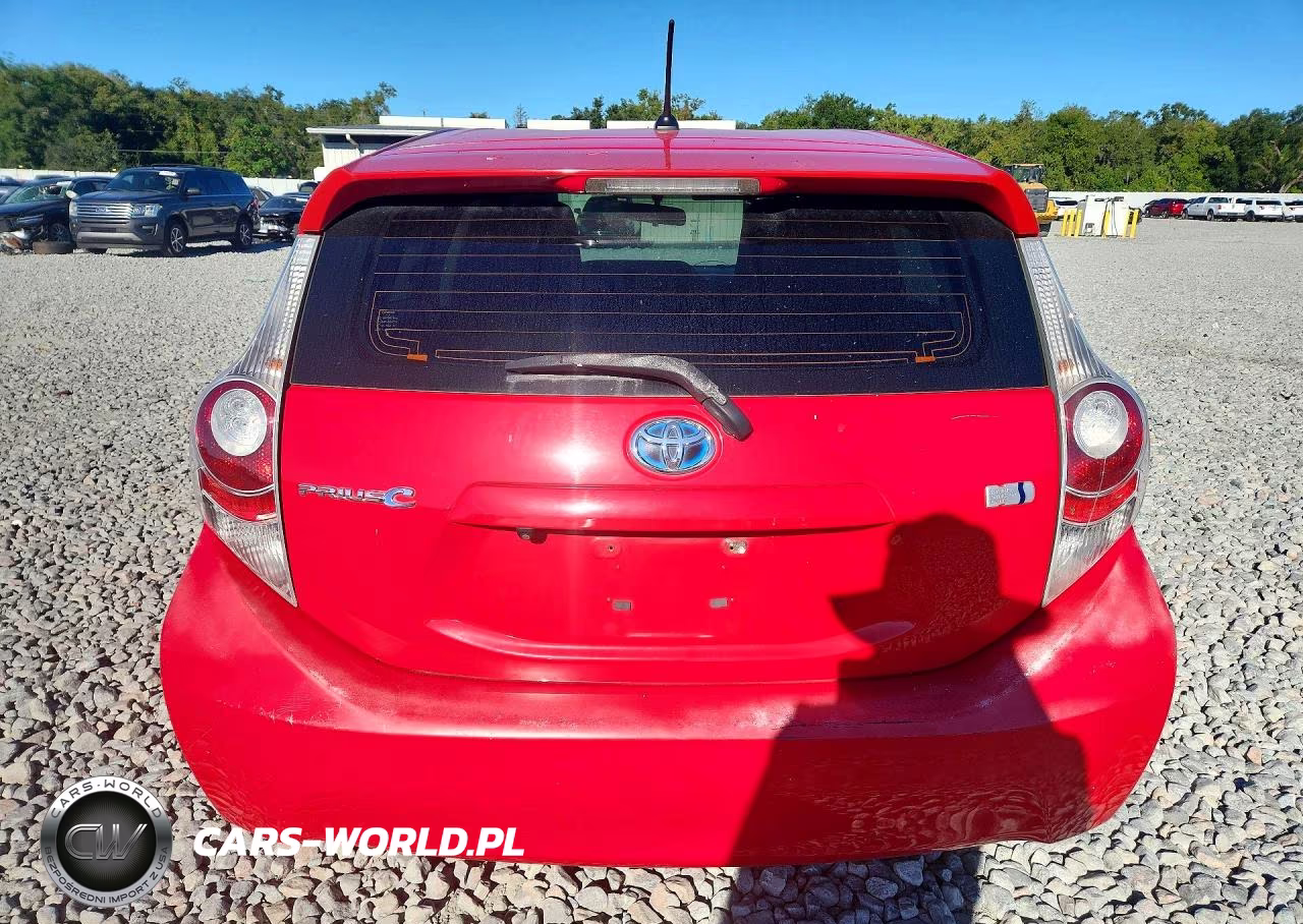 2014 Toyota Prius C One VIN:JTDKDTB38E1074810 - 6