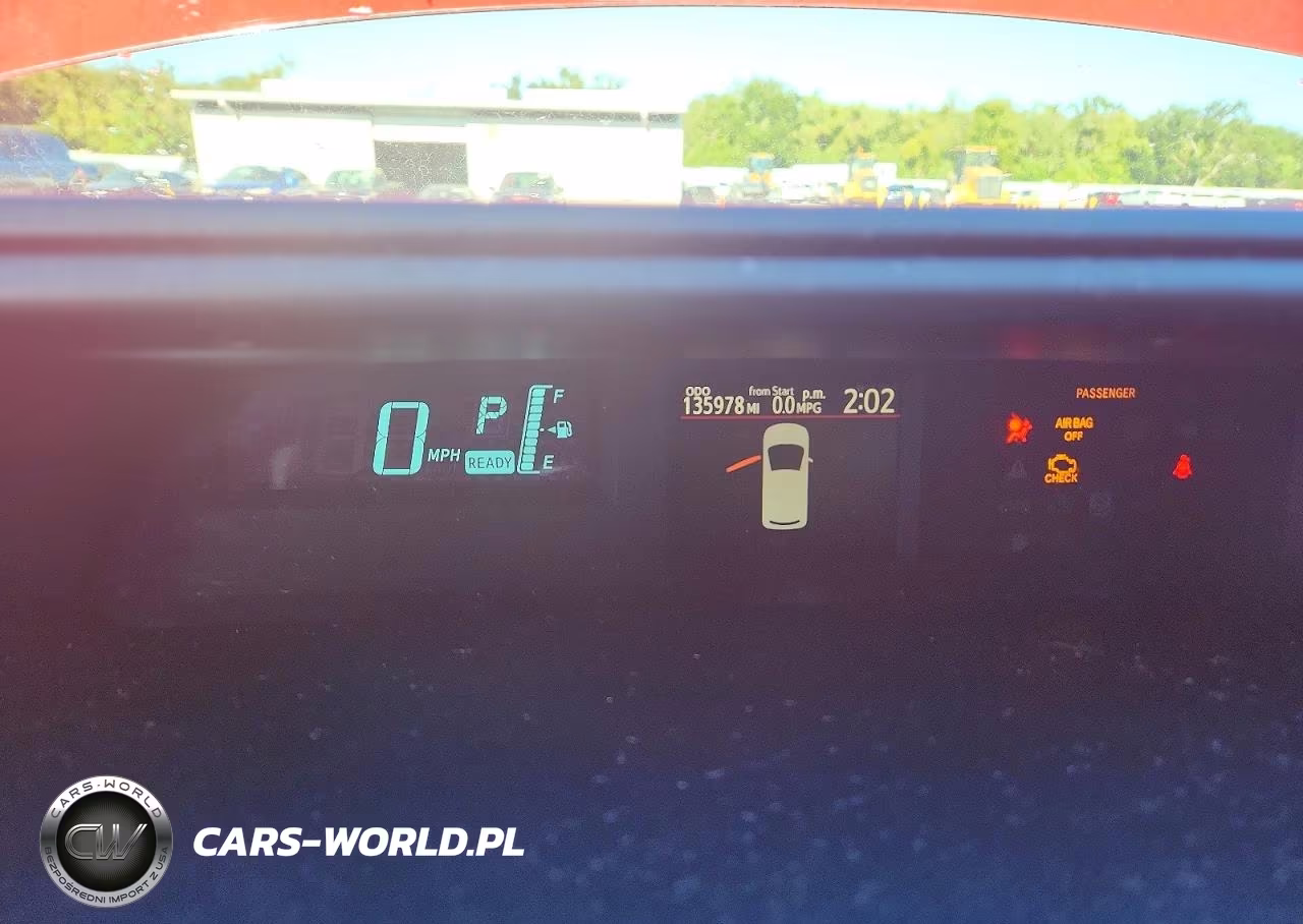2014 Toyota Prius C One VIN:JTDKDTB38E1074810 - 9