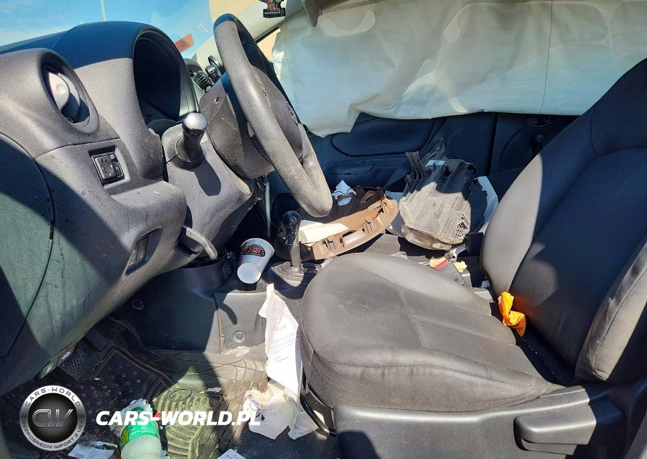 2019 Nissan Versa S Plus VIN:3N1CN7AP8KL808107 - 7