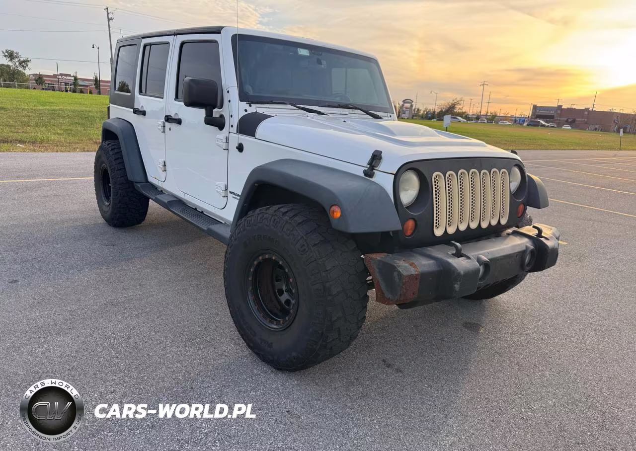 2014 Jeep Wrangler Unlimited Sport VIN:1C4BJWDG6EL105261 - 1
