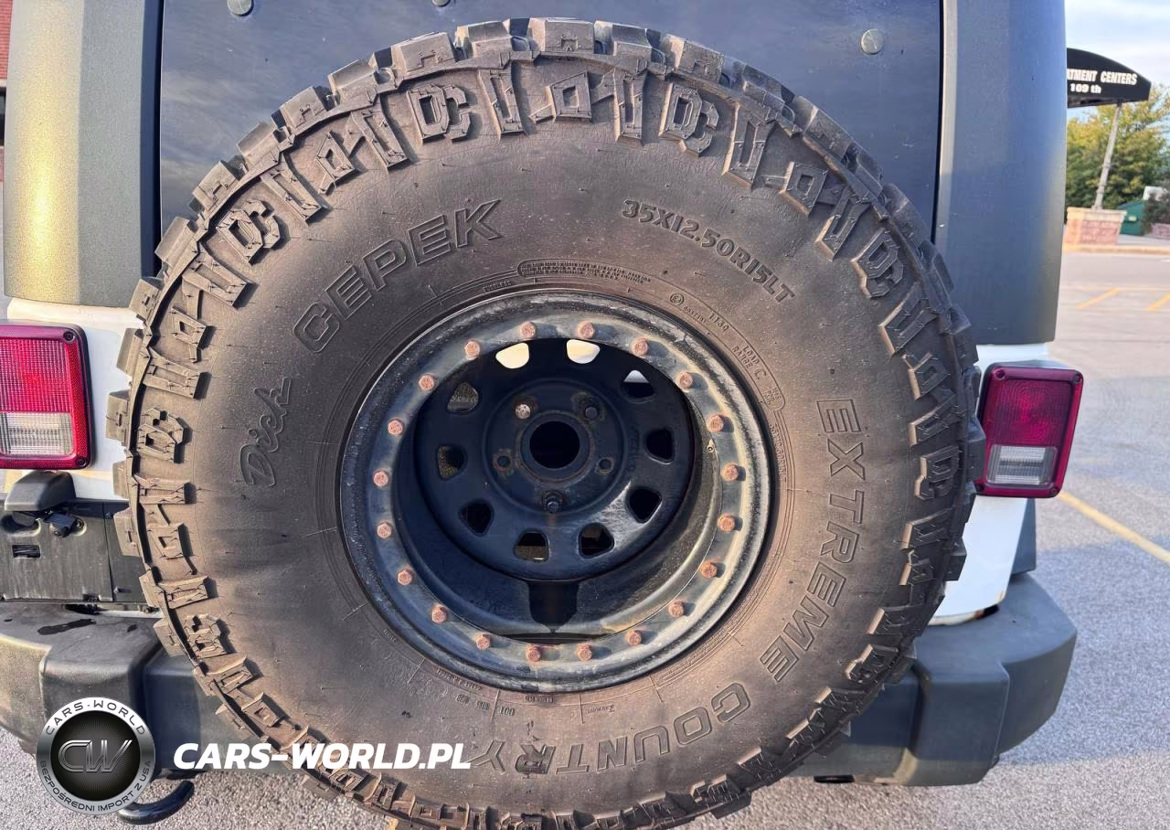 2014 Jeep Wrangler Unlimited Sport VIN:1C4BJWDG6EL105261 - 11