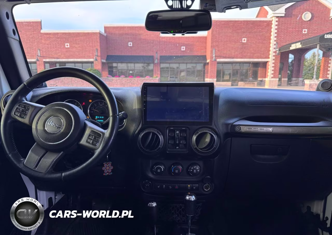 2014 Jeep Wrangler Unlimited Sport VIN:1C4BJWDG6EL105261 - 9