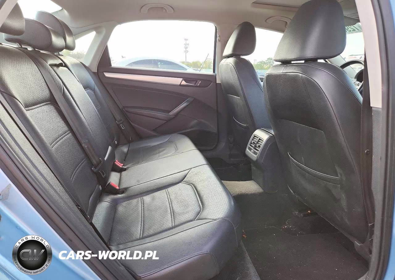 2013 Volkswagen Passat VIN:1VWBP7A3XDC027312 - 10