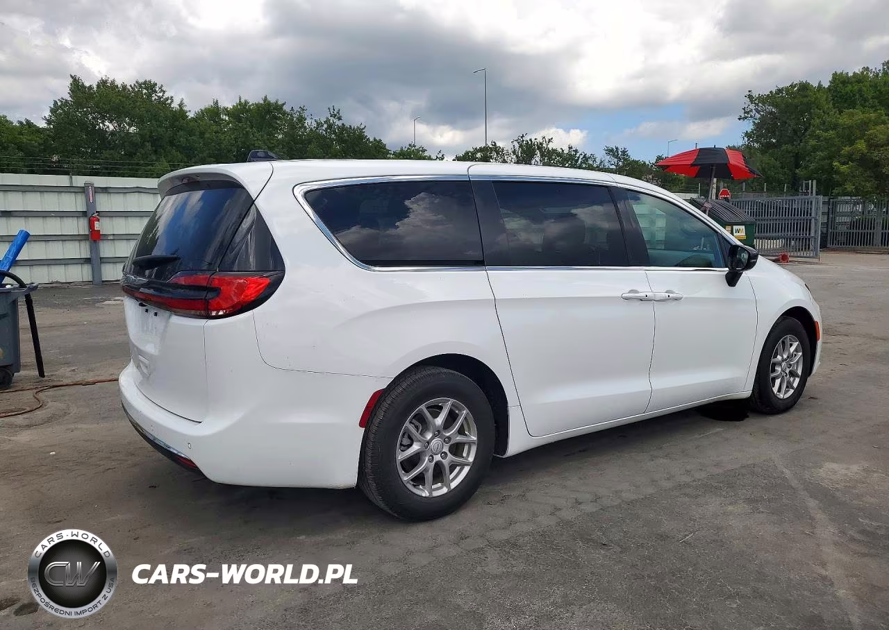 2026 Chrysler Pacifica Select VIN:2C4RC1BG7TR220308 - 3