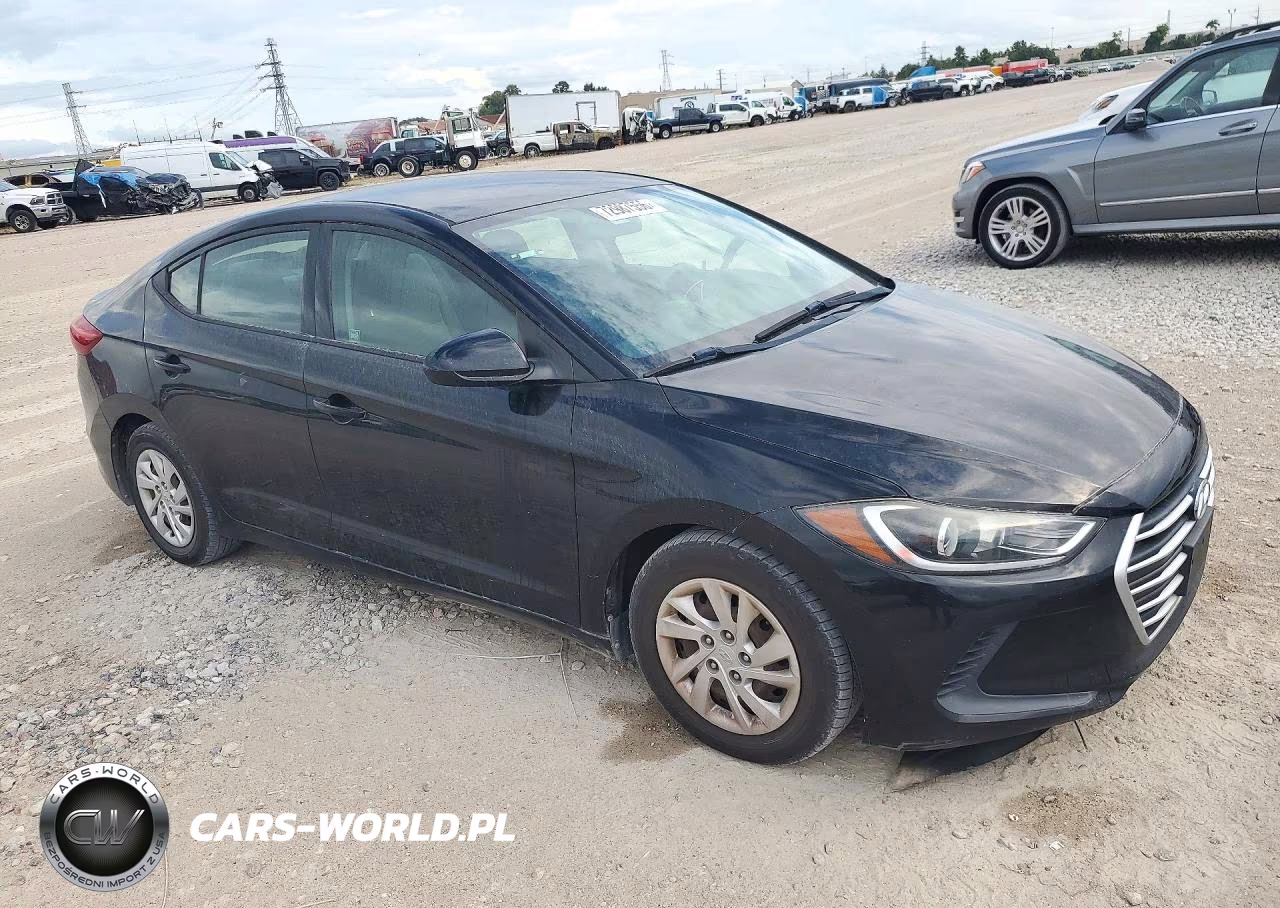 2018 Hyundai Elantra Se VIN:5NPD74LFXJH224823 - 4