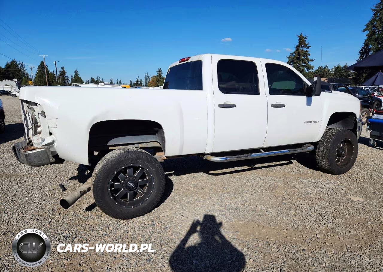 2008 Chevrolet Silverado K2500 Heavy Duty VIN:1GCHK23638F213848 - 3