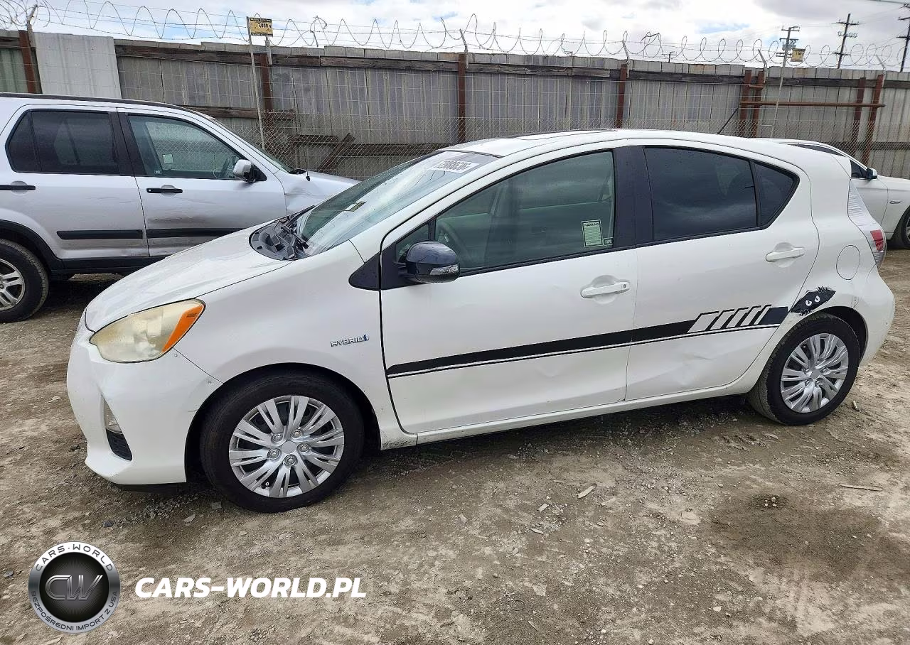 2013 Toyota Prius C Three