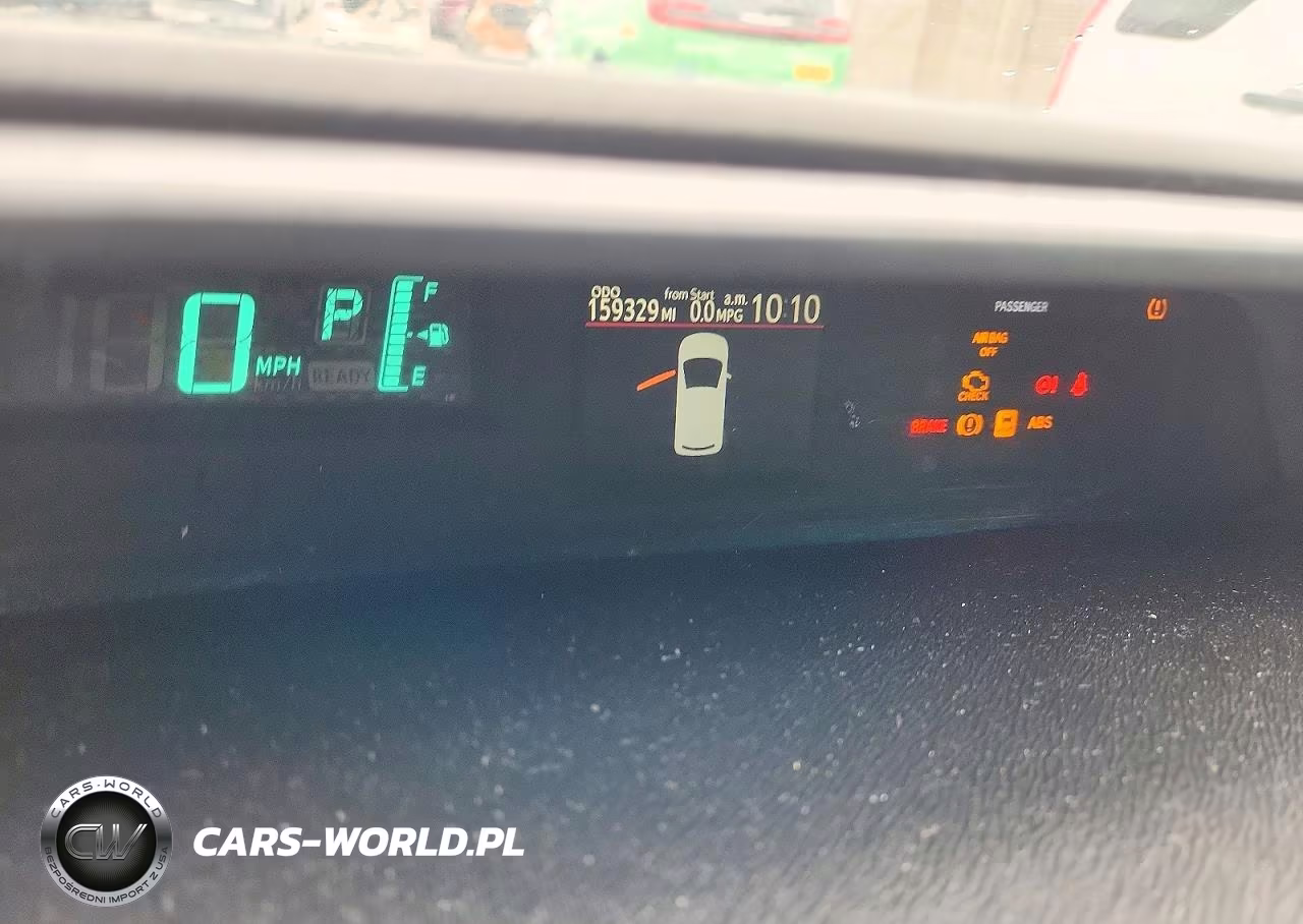2013 Toyota Prius C Three VIN:JTDKDTB3XD1044559 - 9