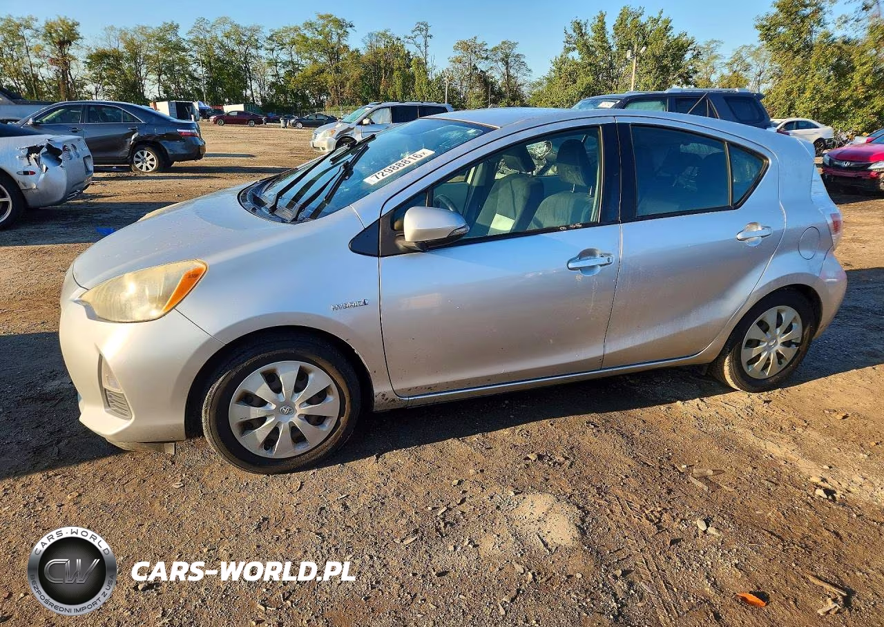 2012 Toyota Prius C Two VIN:JTDKDTB34C1504989 - 1