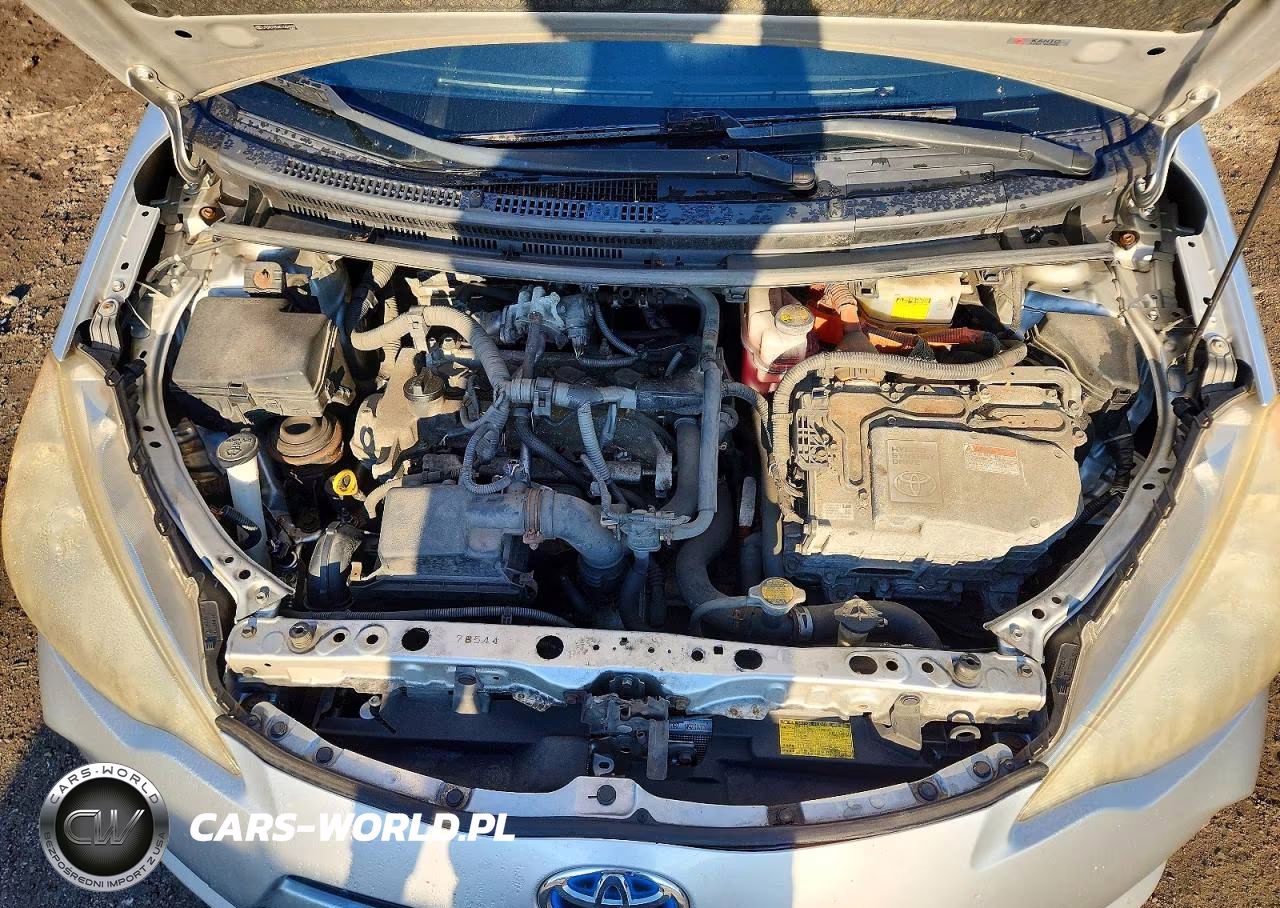 2012 Toyota Prius C Two VIN:JTDKDTB34C1504989 - 11