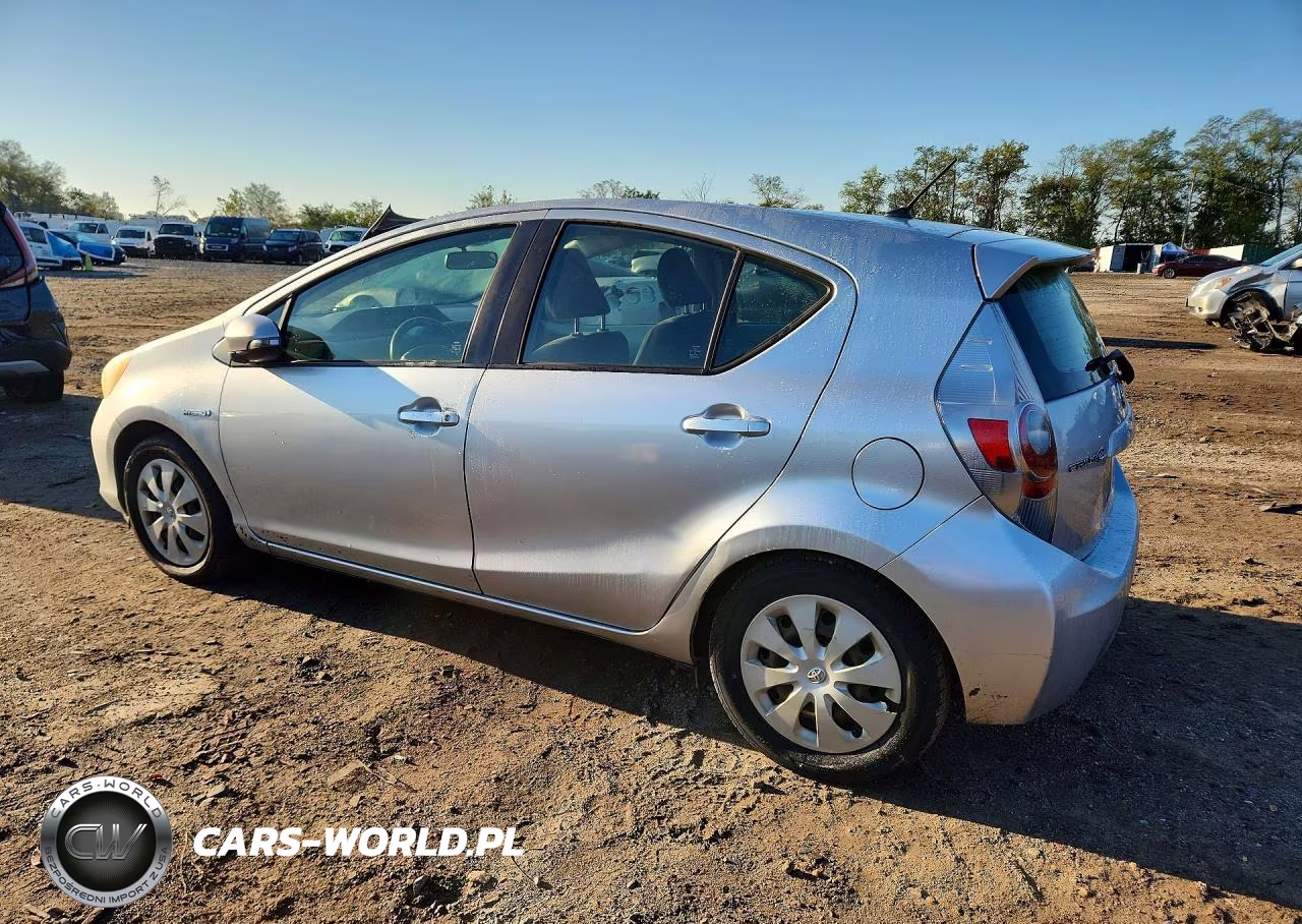 2012 Toyota Prius C Two VIN:JTDKDTB34C1504989 - 2