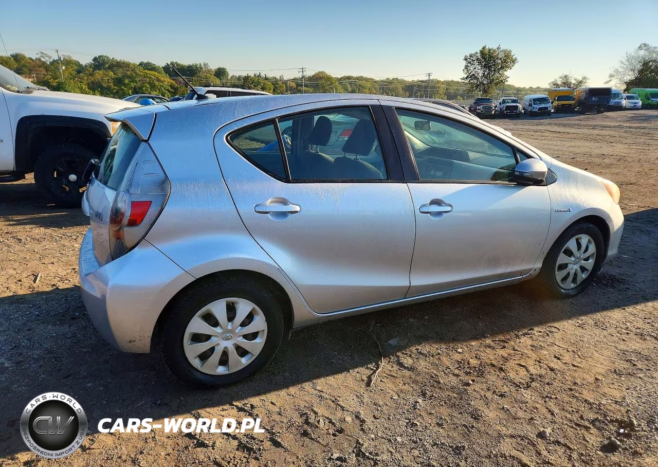 2012 Toyota Prius C Two VIN:JTDKDTB34C1504989 - 3
