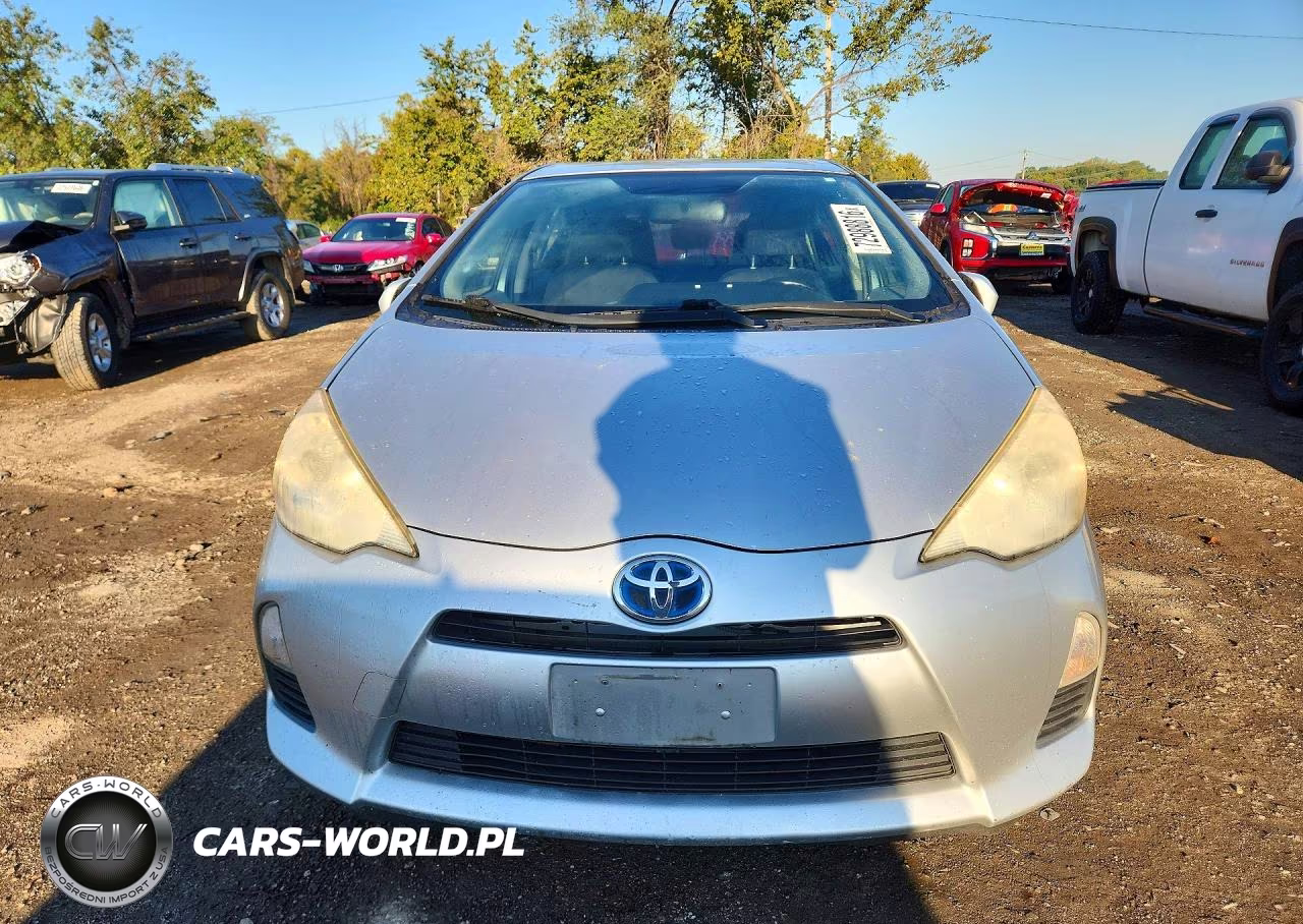 2012 Toyota Prius C Two VIN:JTDKDTB34C1504989 - 5