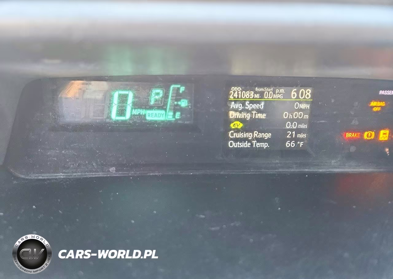2012 Toyota Prius C Two VIN:JTDKDTB34C1504989 - 9