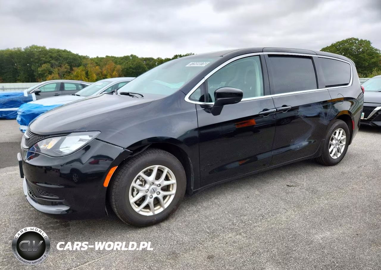 2024 Chrysler Voyager Lx