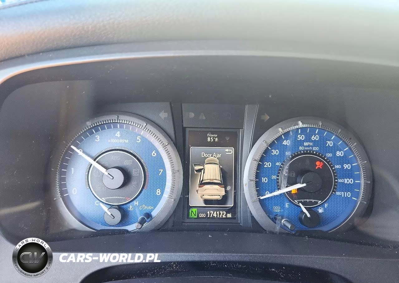 2017 Toyota Sienna Xle Premium 8-Passenger VIN:5TDYZ3DC3HS799828 - 9