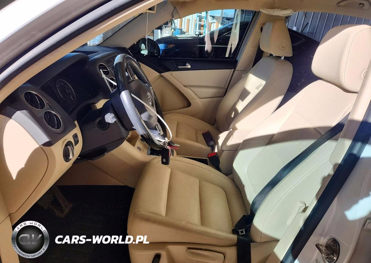 2017 Volkswagen Tiguan S VIN:WVGBV7AX9HW512973 - 7