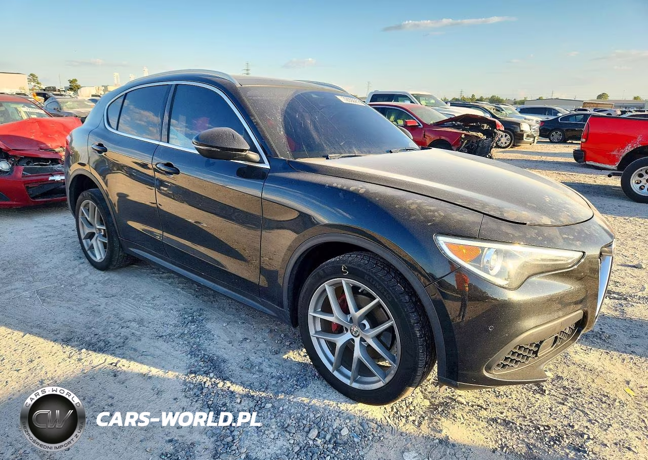 2018 Alfa Romeo Stelvio Ti VIN:ZASFAKBN1J7B94985 - 4