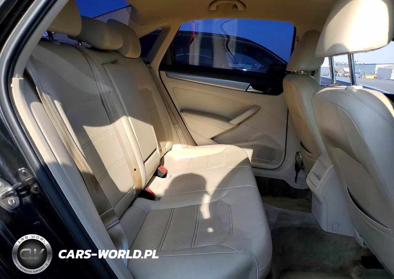 2015 Volkswagen Passat S VIN:1VWAT7A32FC057432 - 10