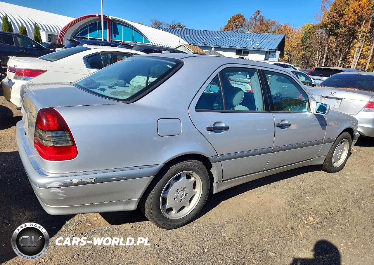 2000 Mercedes-Benz C 230 VIN:WDBHA24GXYA863833 - 3