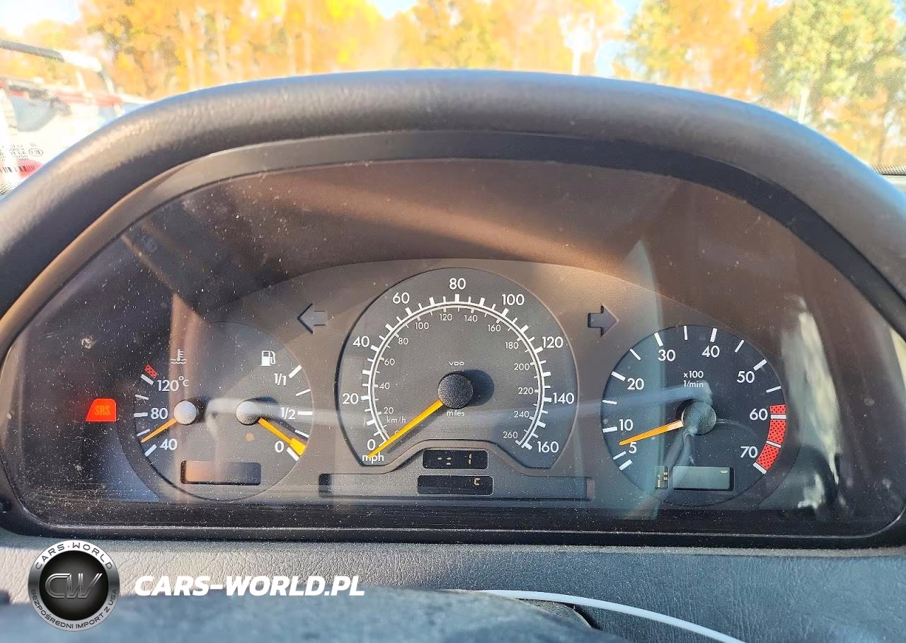 2000 Mercedes-Benz C 230 VIN:WDBHA24GXYA863833 - 9
