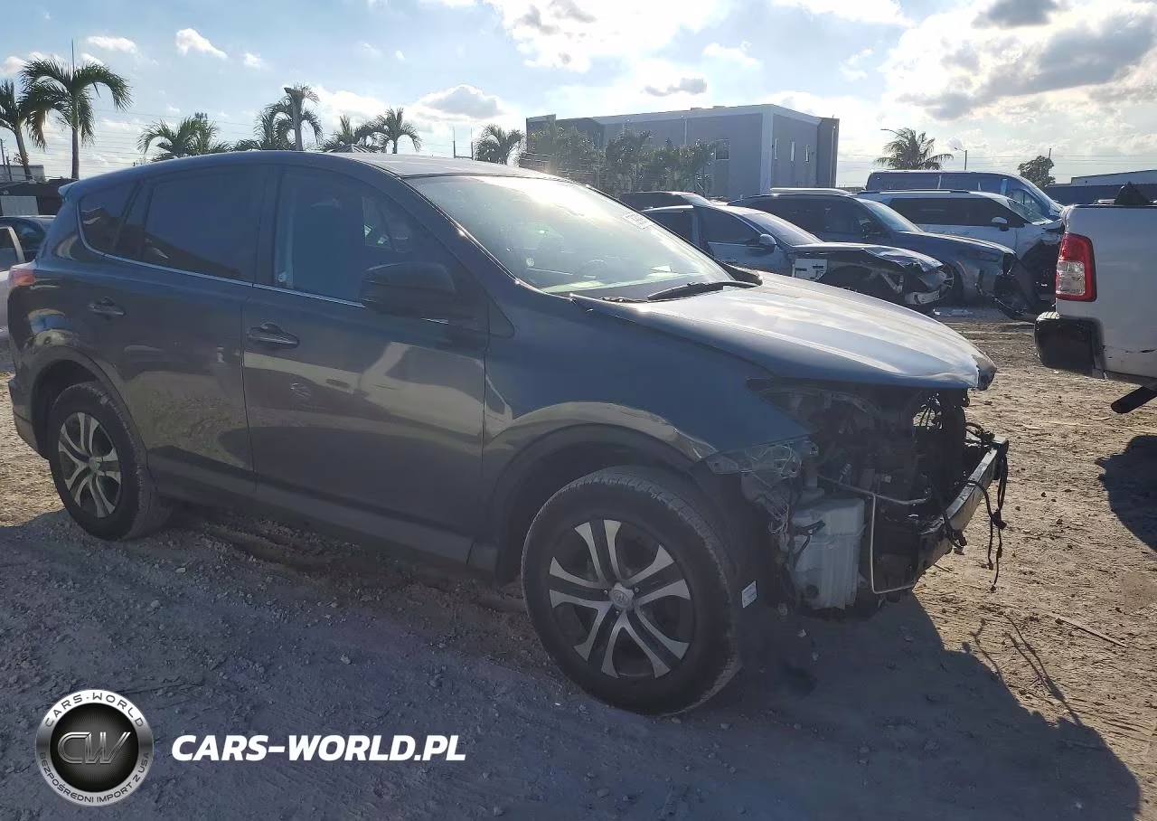 2018 Toyota Rav4 Le VIN:2T3ZFREV7JW411570 - 4