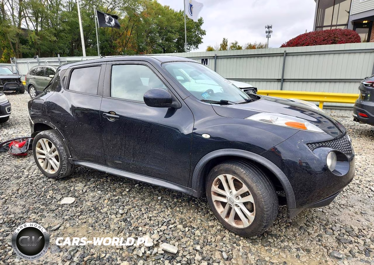 2013 Nissan Juke S VIN:JN8AF5MR0DT215587 - 4