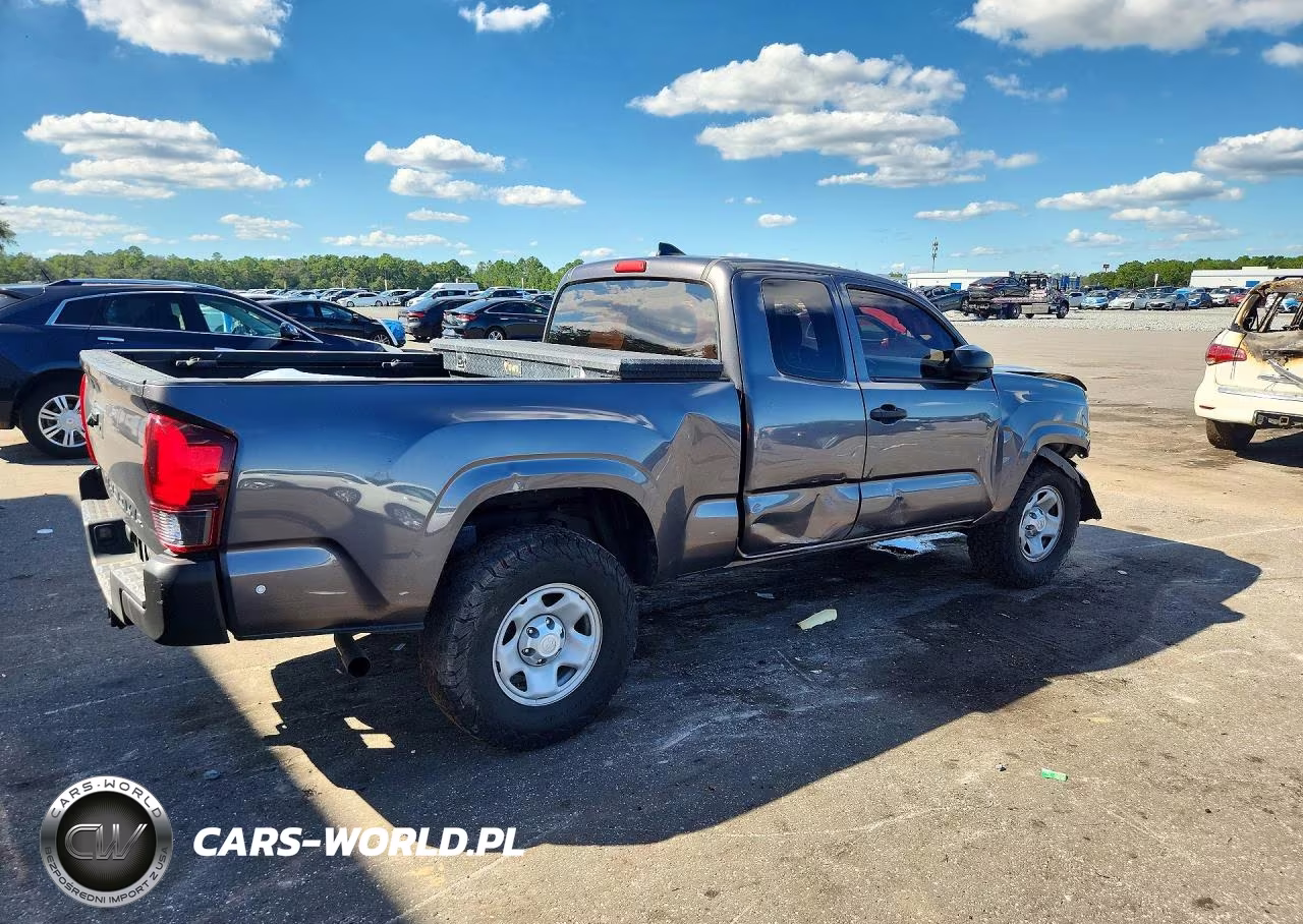 2018 Toyota Tacoma Sr VIN:5TFRX5GN0JX123338 - 3