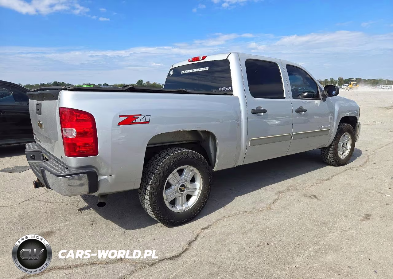 2011 Chevrolet Silverado C1500 Lt VIN:3GCPCSE09BG401992 - 3