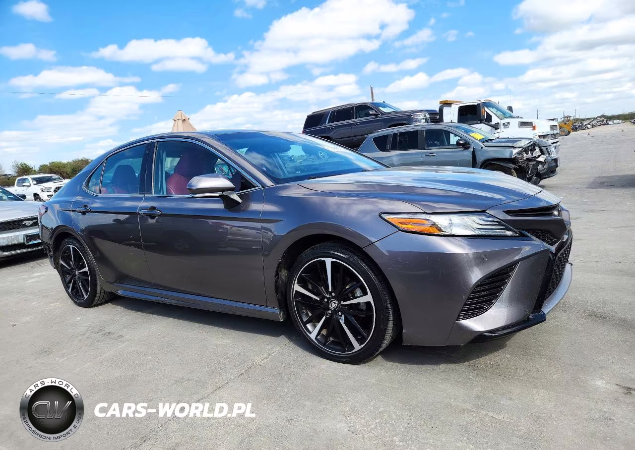 2018 Toyota Camry Xse VIN:4T1B61HK6JU136903 - 4