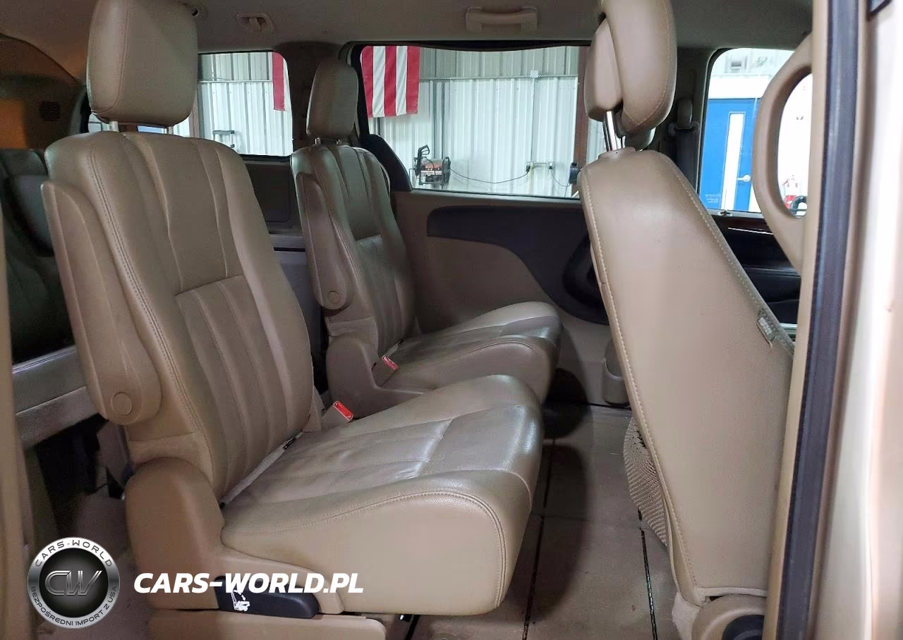 2013 Chrysler Town & Country Touring VIN:2C4RC1BG4DR734313 - 11