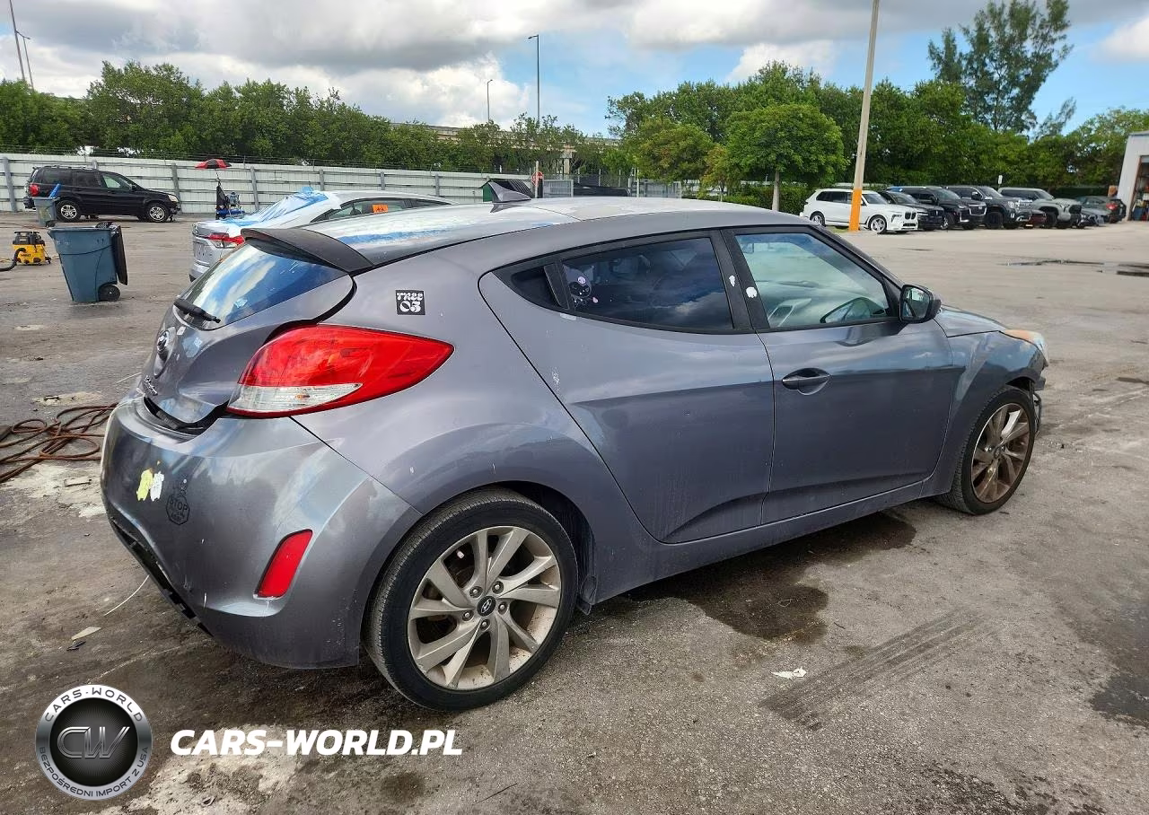 2017 Hyundai Veloster Base VIN:KMHTC6AD4HU309818 - 3