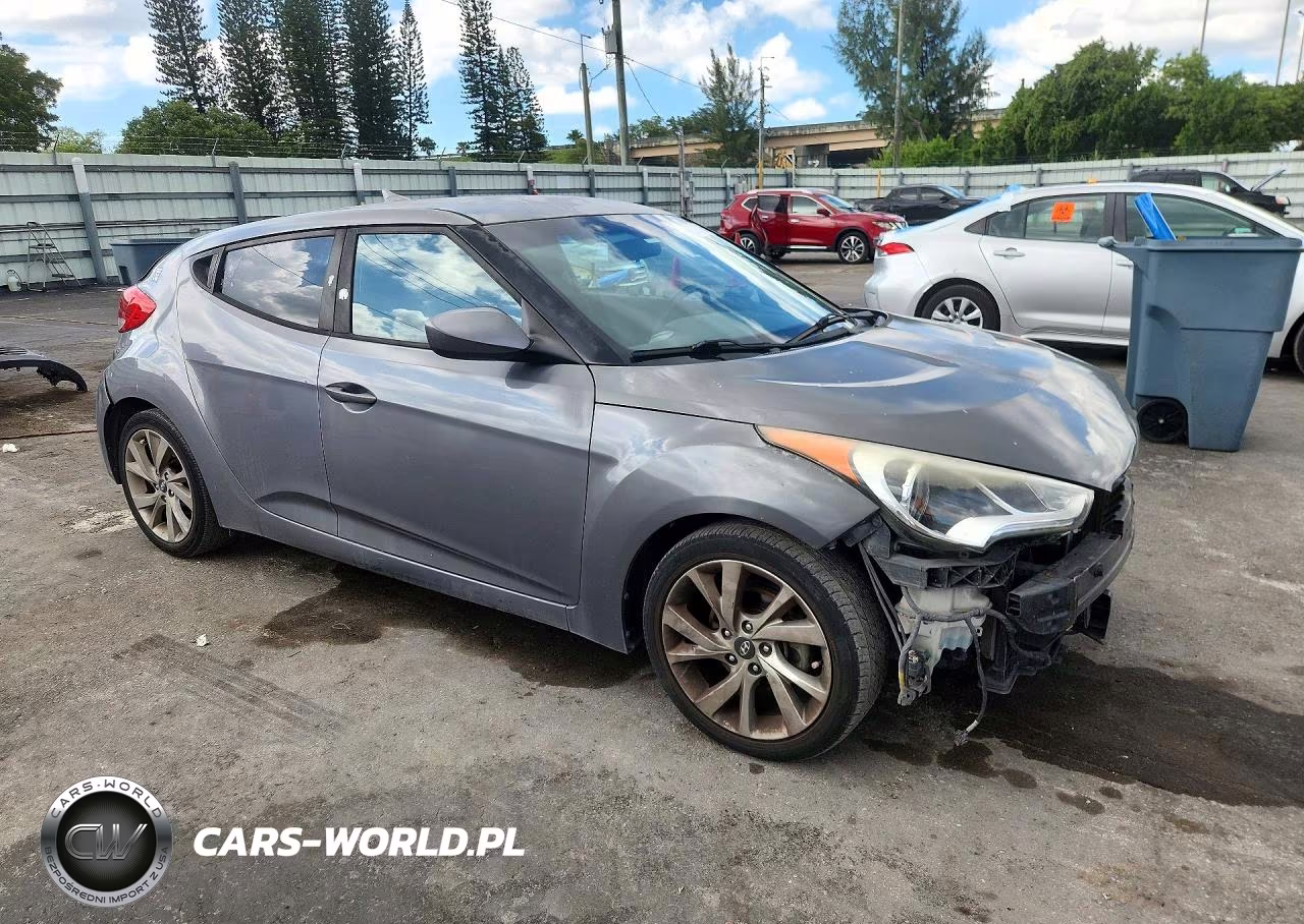 2017 Hyundai Veloster Base VIN:KMHTC6AD4HU309818 - 4
