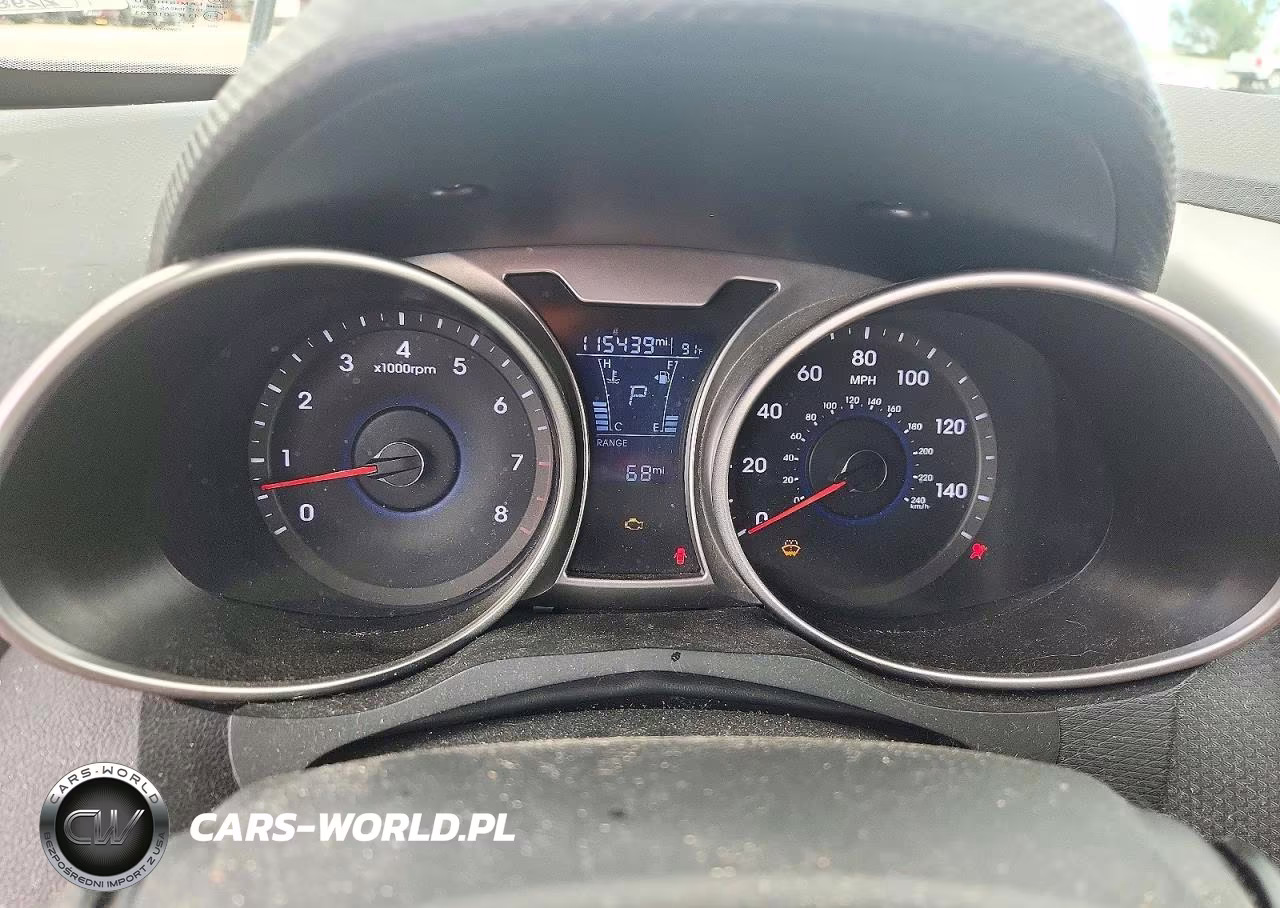 2017 Hyundai Veloster Base VIN:KMHTC6AD4HU309818 - 9