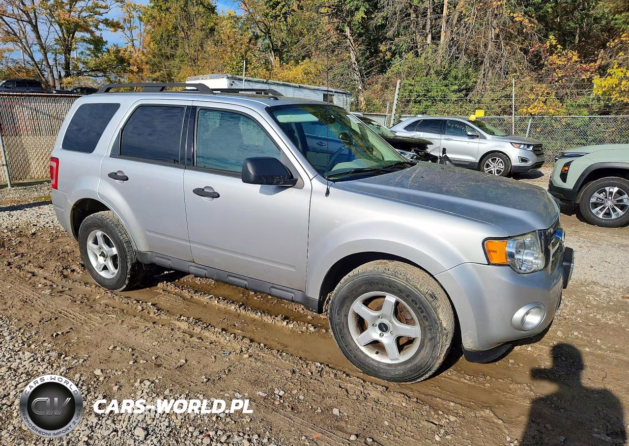 2010 Ford Escape Xlt VIN:1FMCU0D7XAKC62232 - 4